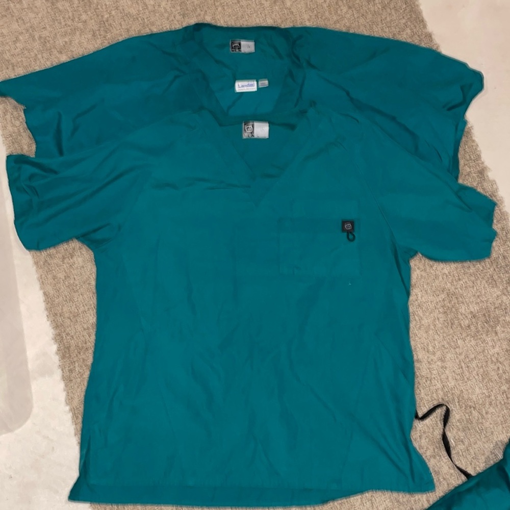 Scrub tops- forest green, medium - 5 total